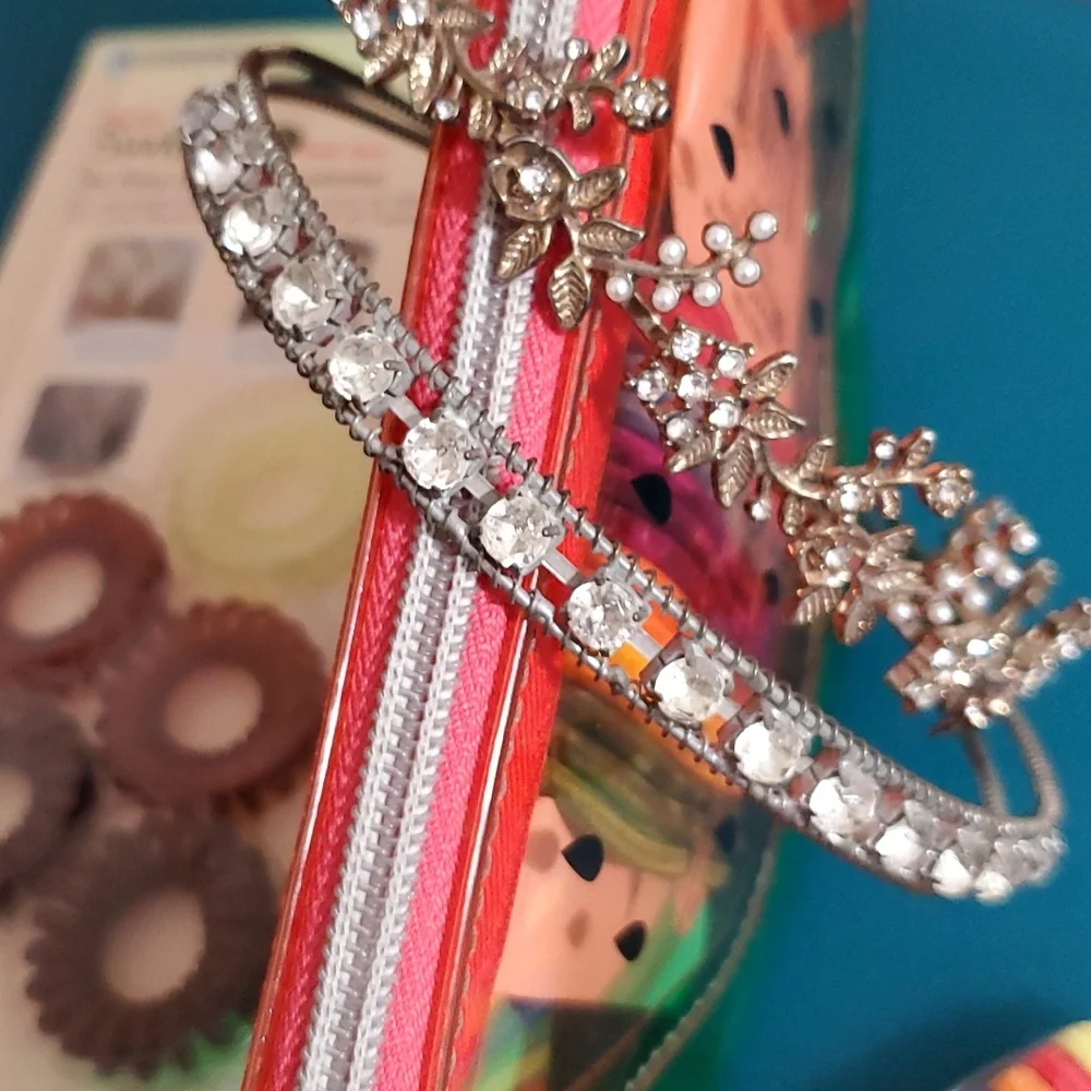 •Hair accessory package for Girls or Women•